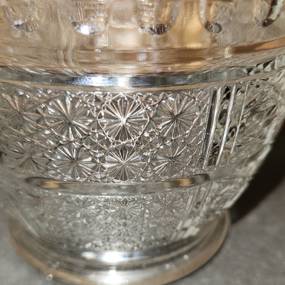 Final Price/ Indiana Glass Clear Lidded Candy Dish - Picture 3 of 7